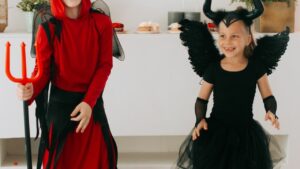 Stroje karnawałowe i na Halloween w second handzie - sezonowy zysk